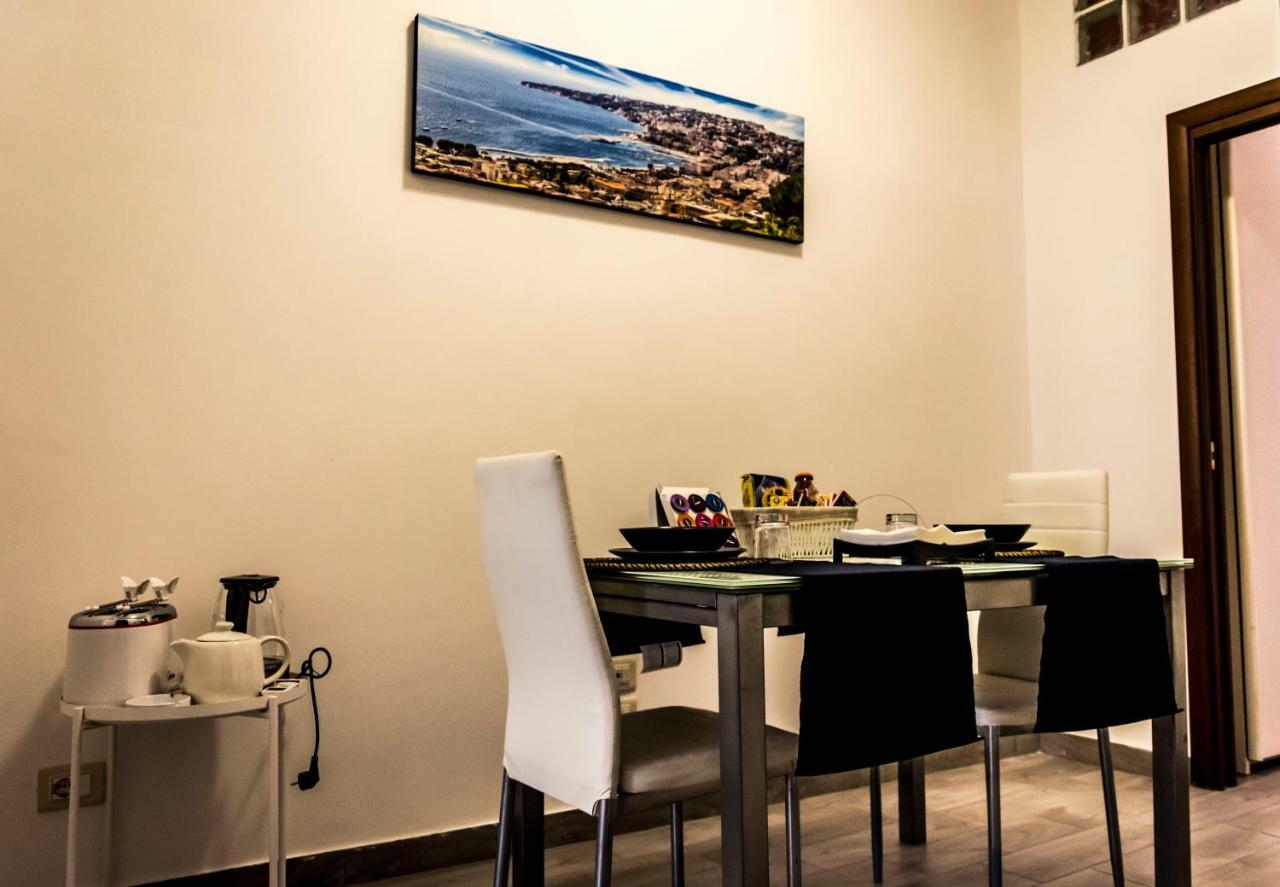 A Casa Nel Borgo Appartement Napels Buitenkant foto